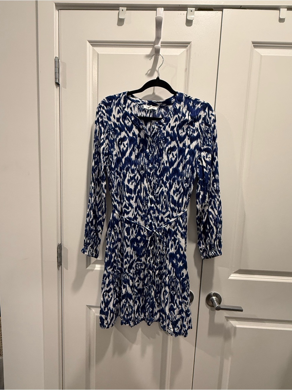 beachlunchlounge Blue and White Printed Long-Sleeve Tie-Waist Dress